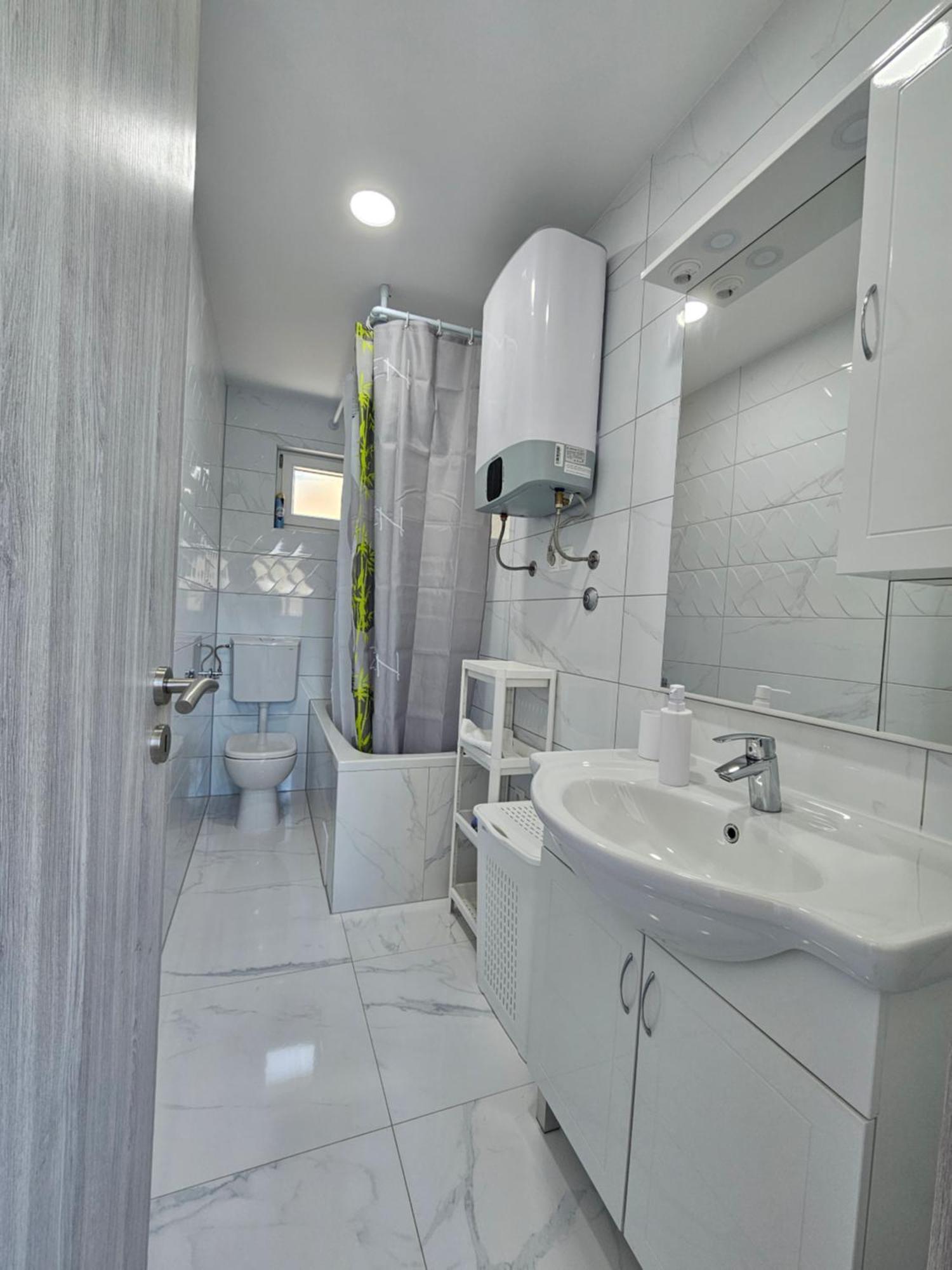 וליקי דרבניק Apartments Lucin מראה חיצוני תמונה